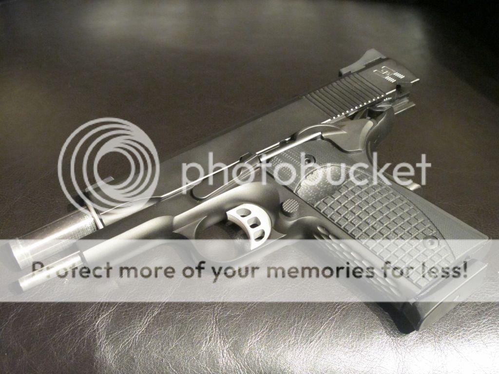 Fresh in from Berryville Nighthawk Custom Heinie Signature Compact