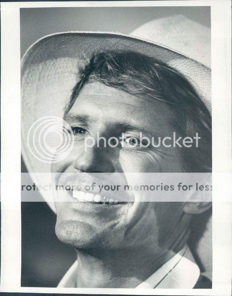 Chris Connelly Actor